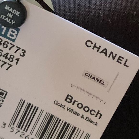 Chanel Brooch - Picture 4 of 4